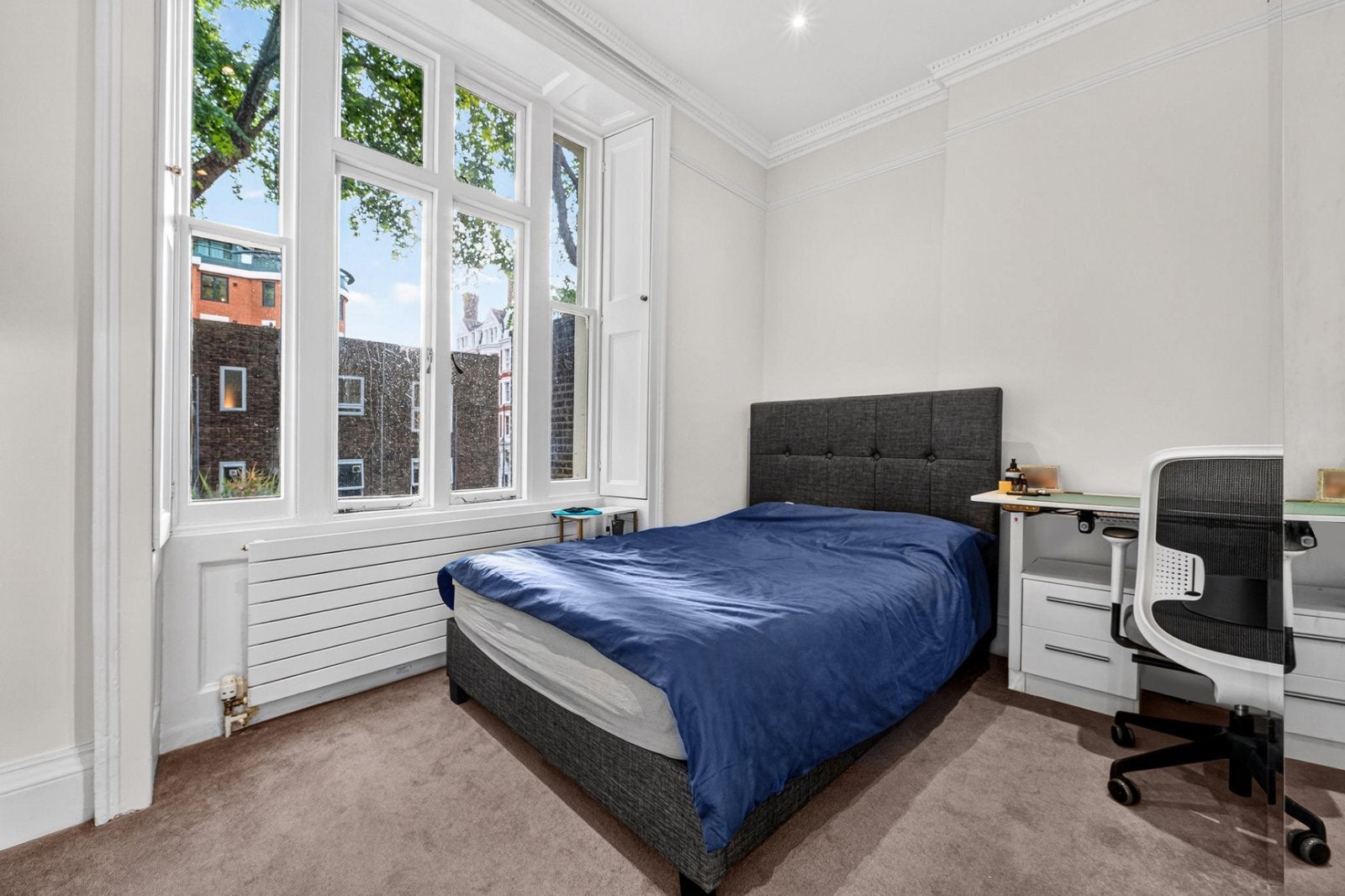 Flat Gower Street in Greater London