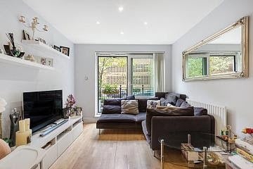 Flat Warwick Road in Greater London