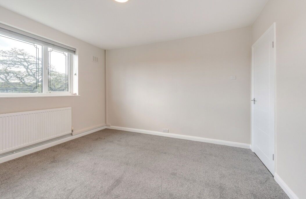 Flat Wilton Road in Greater London