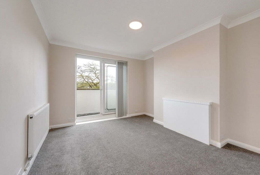 Flat Wilton Road in Greater London