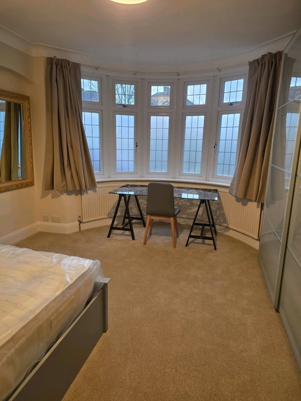 Room Wilmer Way in Greater London