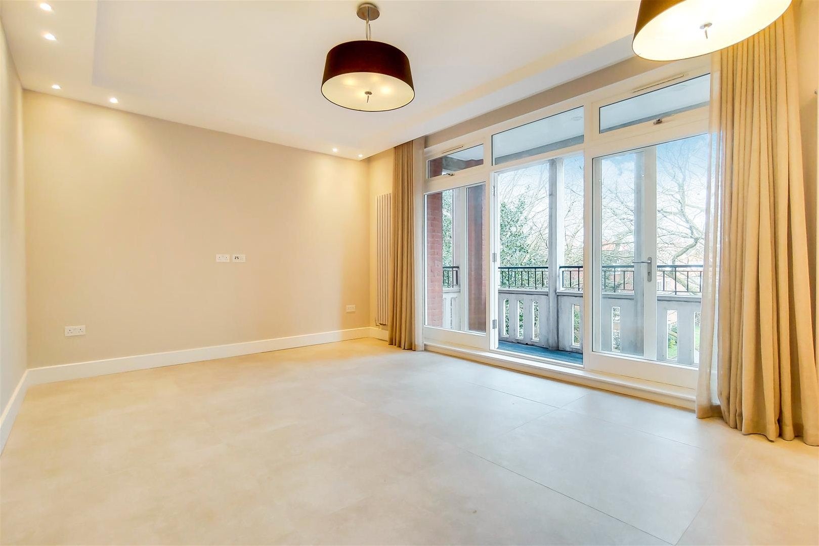 Flat Fitzjohn's Avenue in Greater London