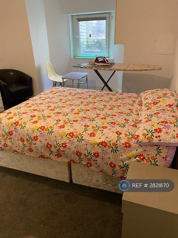 Room Fylde Street in Farnworth