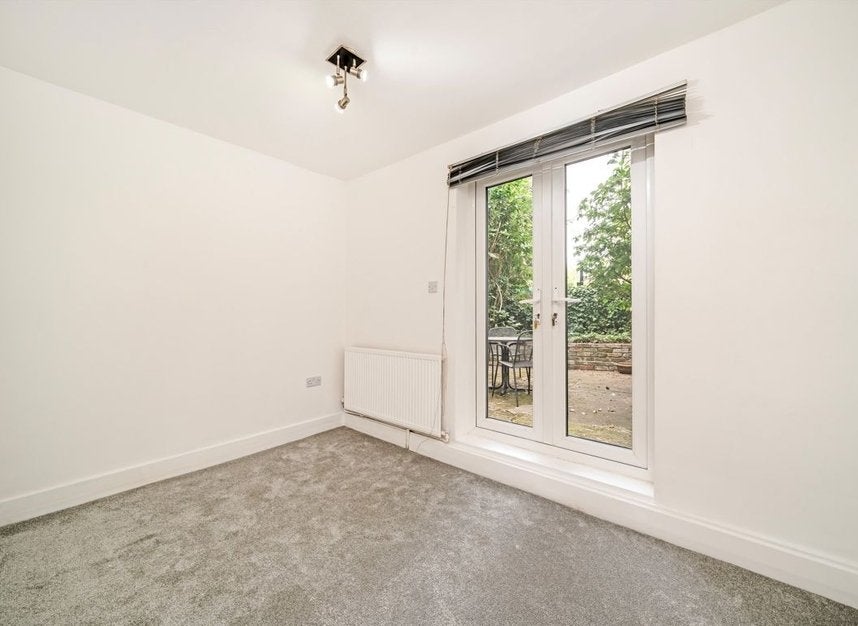 Flat Marylands Road in City of Westminster
