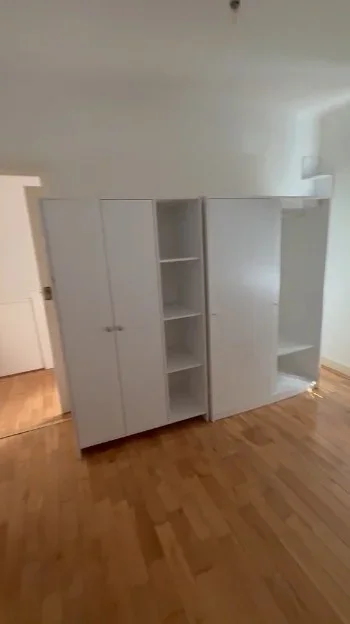Room Whites Avenue in Greater London