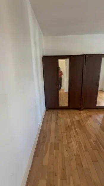 Room Whites Avenue in Greater London