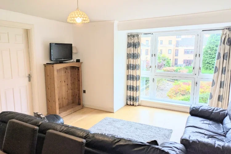 Flat Parsonage Square in Glasgow