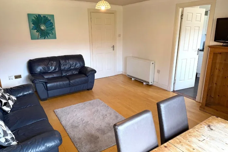 Flat Parsonage Square in Glasgow