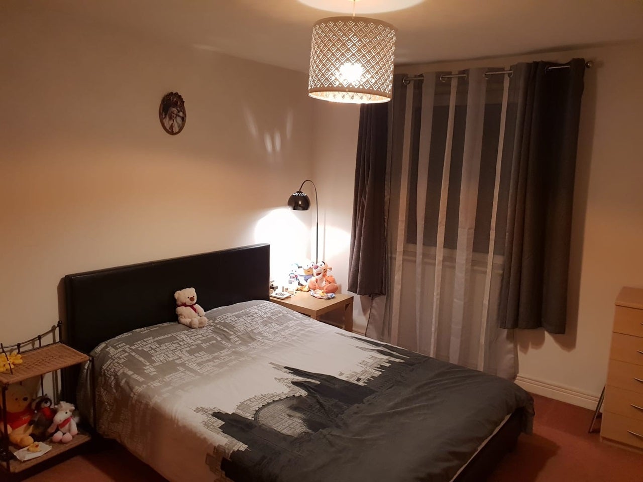 Flat Newport Avenue in Greater London