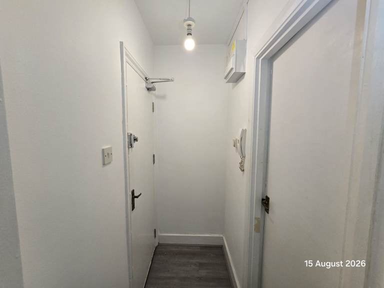 Flat Lorne Road in Greater London