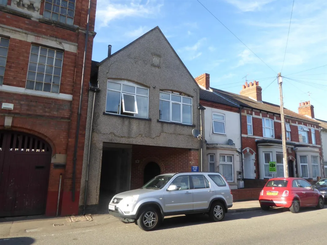 Flat Regent Street in Kettering
