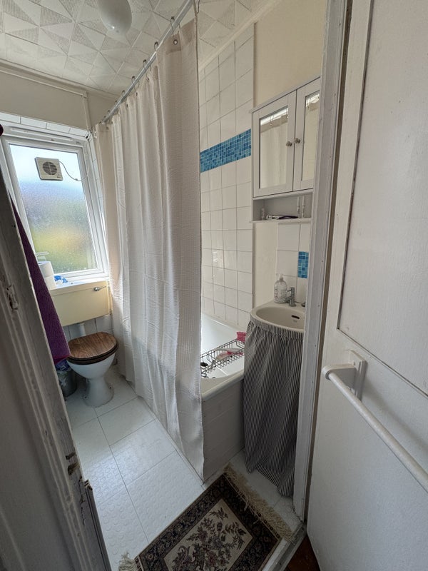 Room Adley Street in Greater London