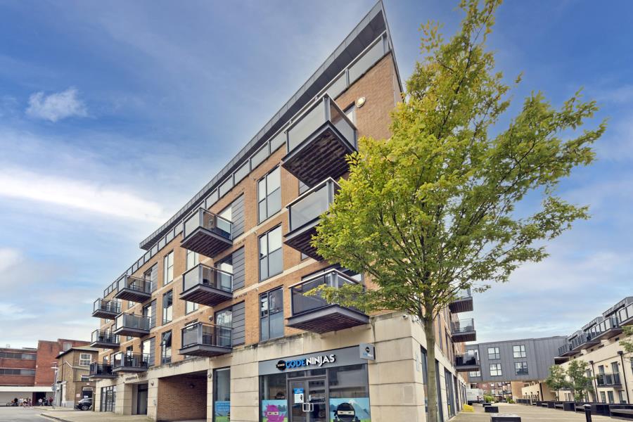 Flat St Mary's Road in Greater London