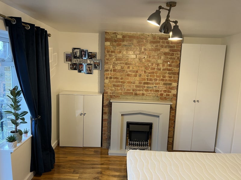 Room Bruce Road in Greater London