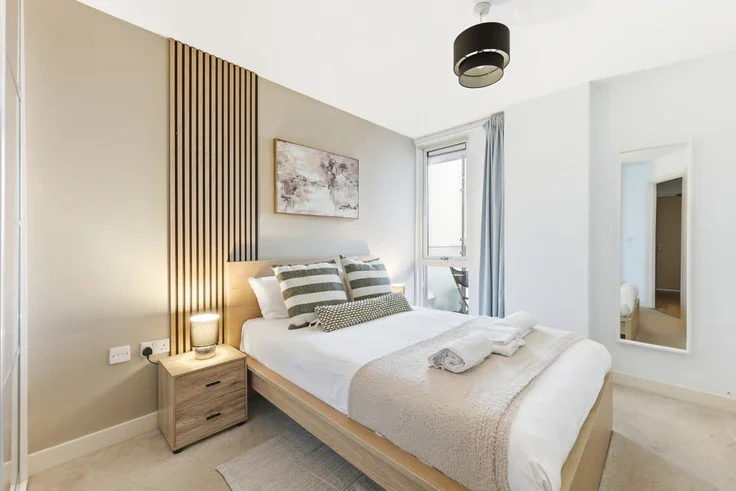 Flat Mortimer Square in Milton Keynes