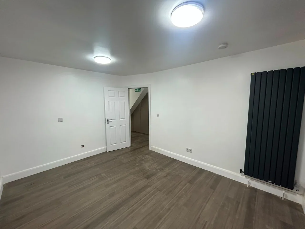 Flat Brentvale Avenue in Greater London