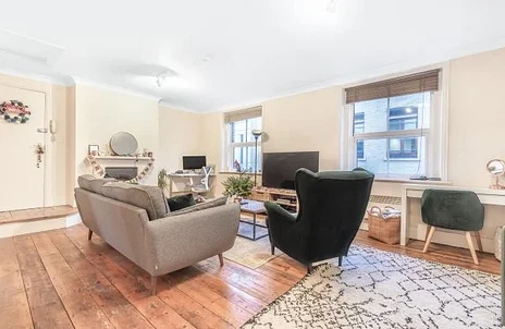 Flat Sheen Road in Greater London