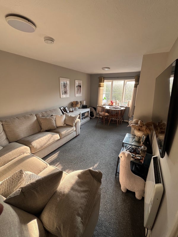 Room East Hill in Greater London