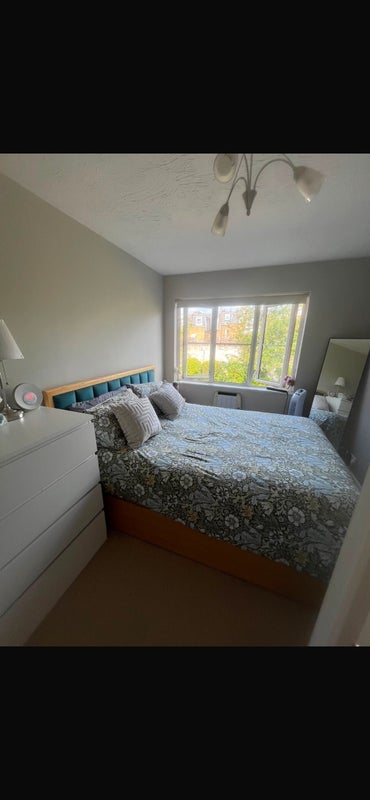 Room East Hill in Greater London