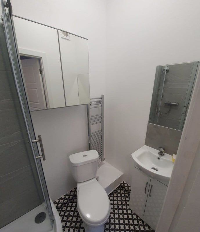 Room Middle Oxford Street in Wakefield