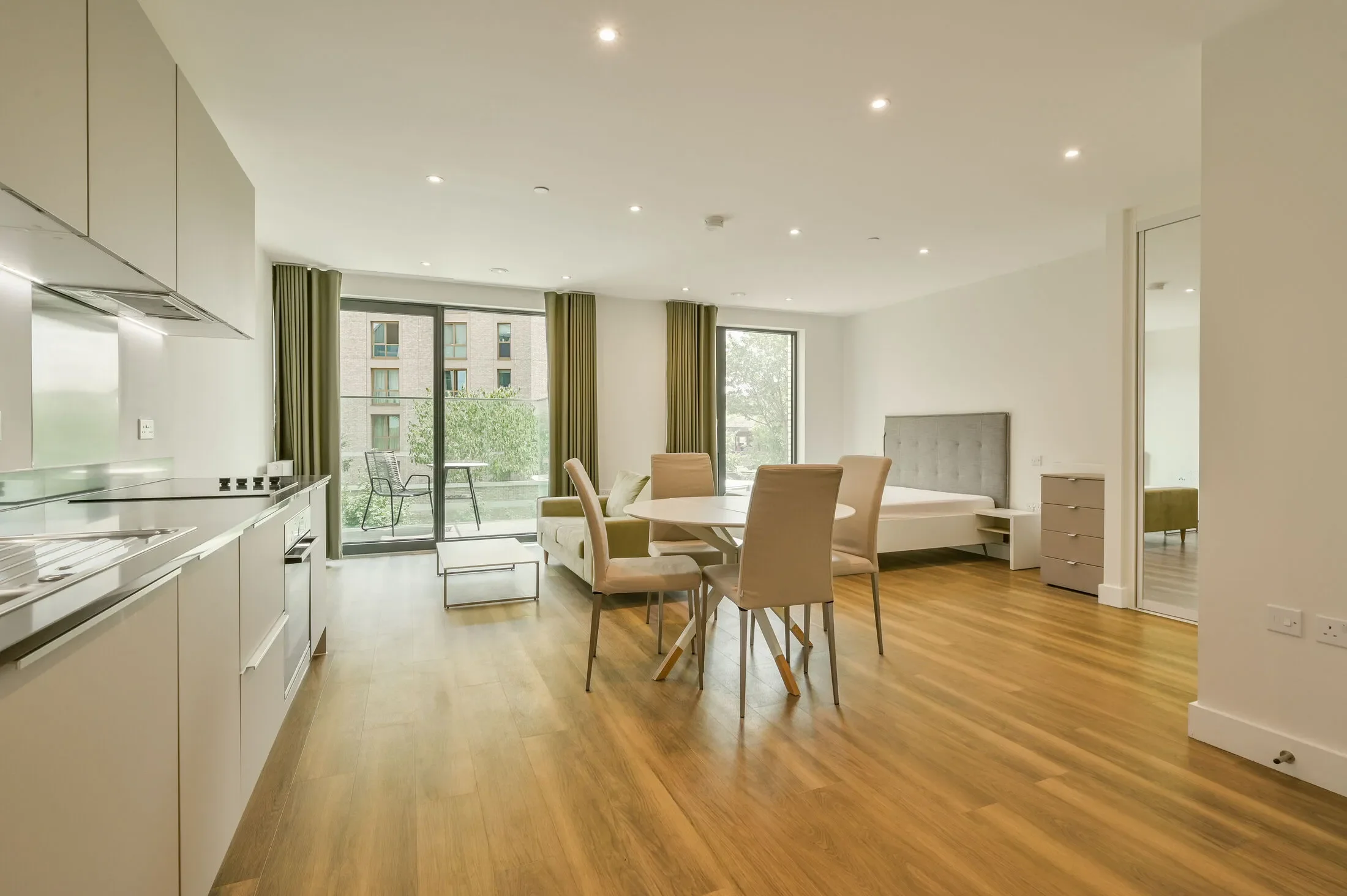 Flat Lionel Road South in Greater London
