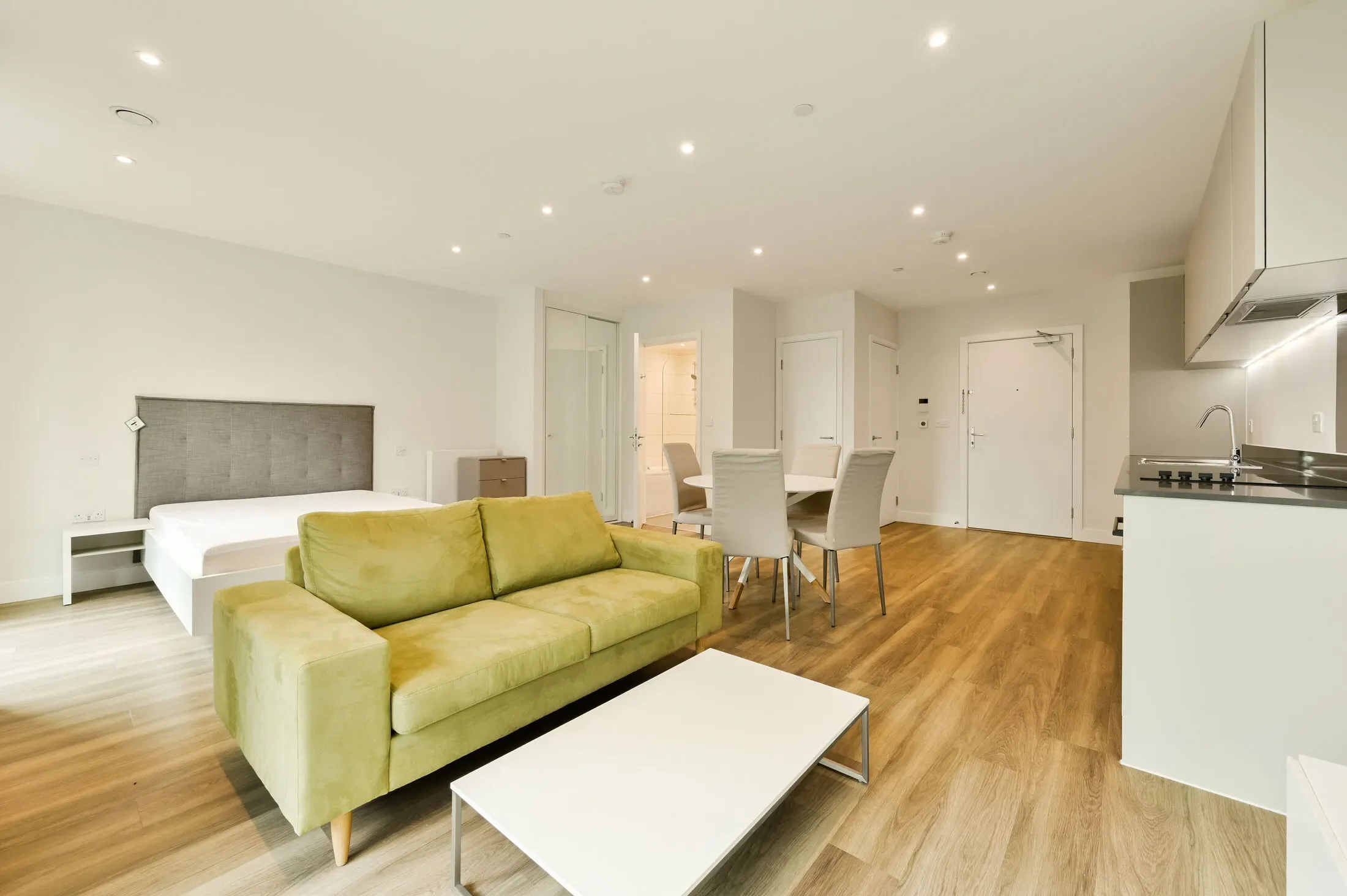 Flat Lionel Road South in Greater London