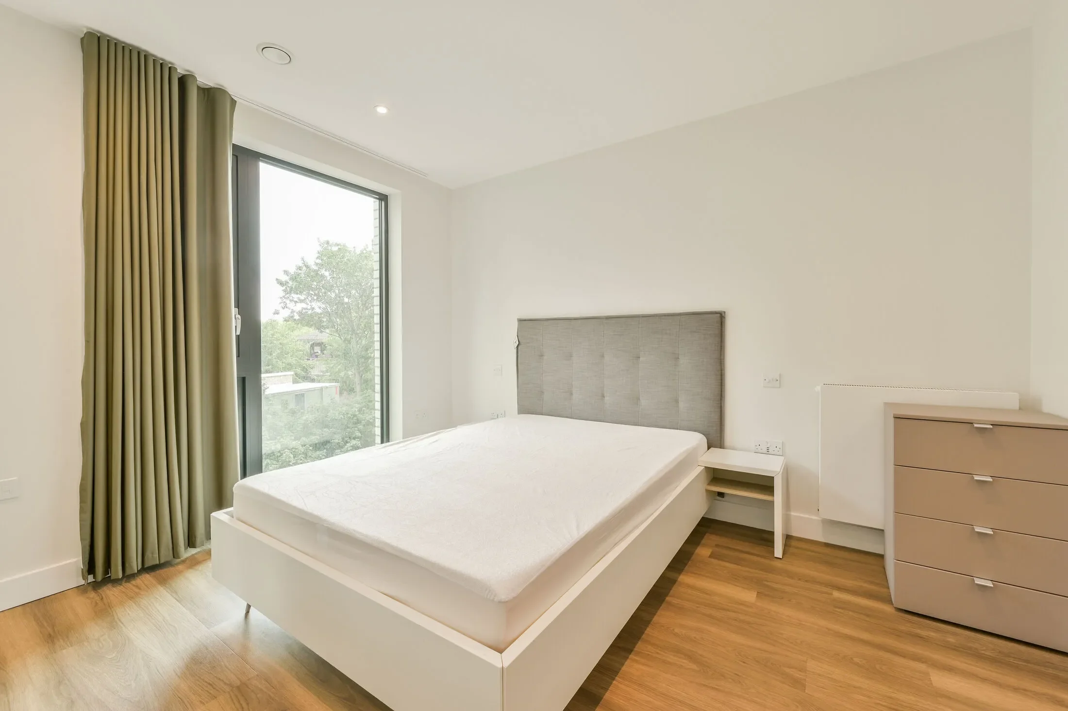 Flat Lionel Road South in Greater London