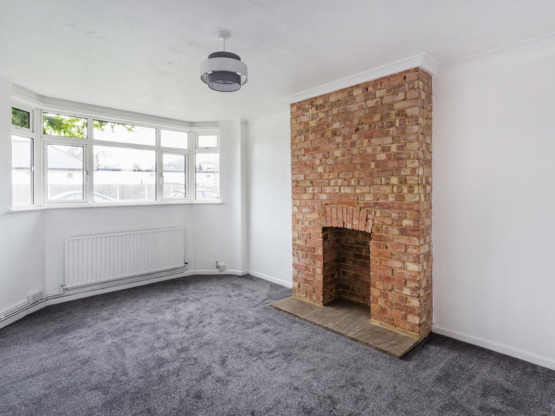 Flat Victoria Road in Reigate and Banstead