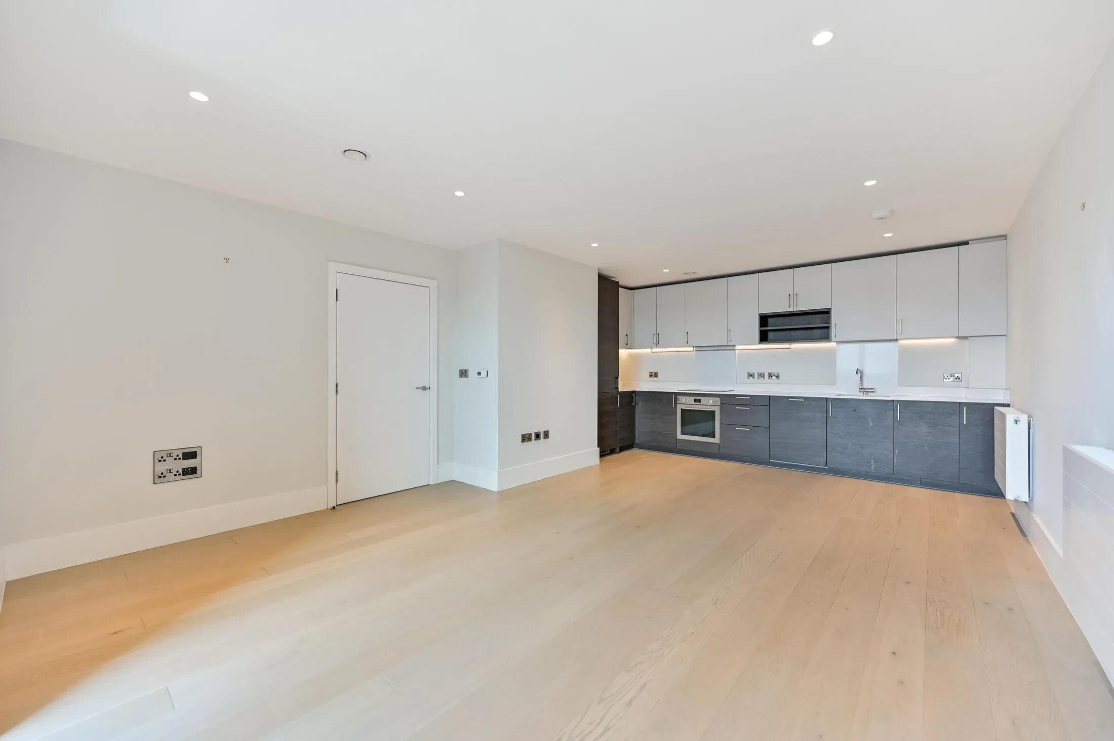 Flat London Road in Greater London