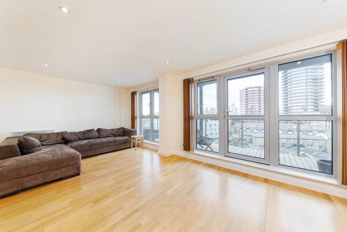 Flat Southgate Road in Greater London