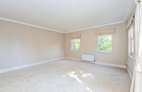 Flat Finchley Road in London