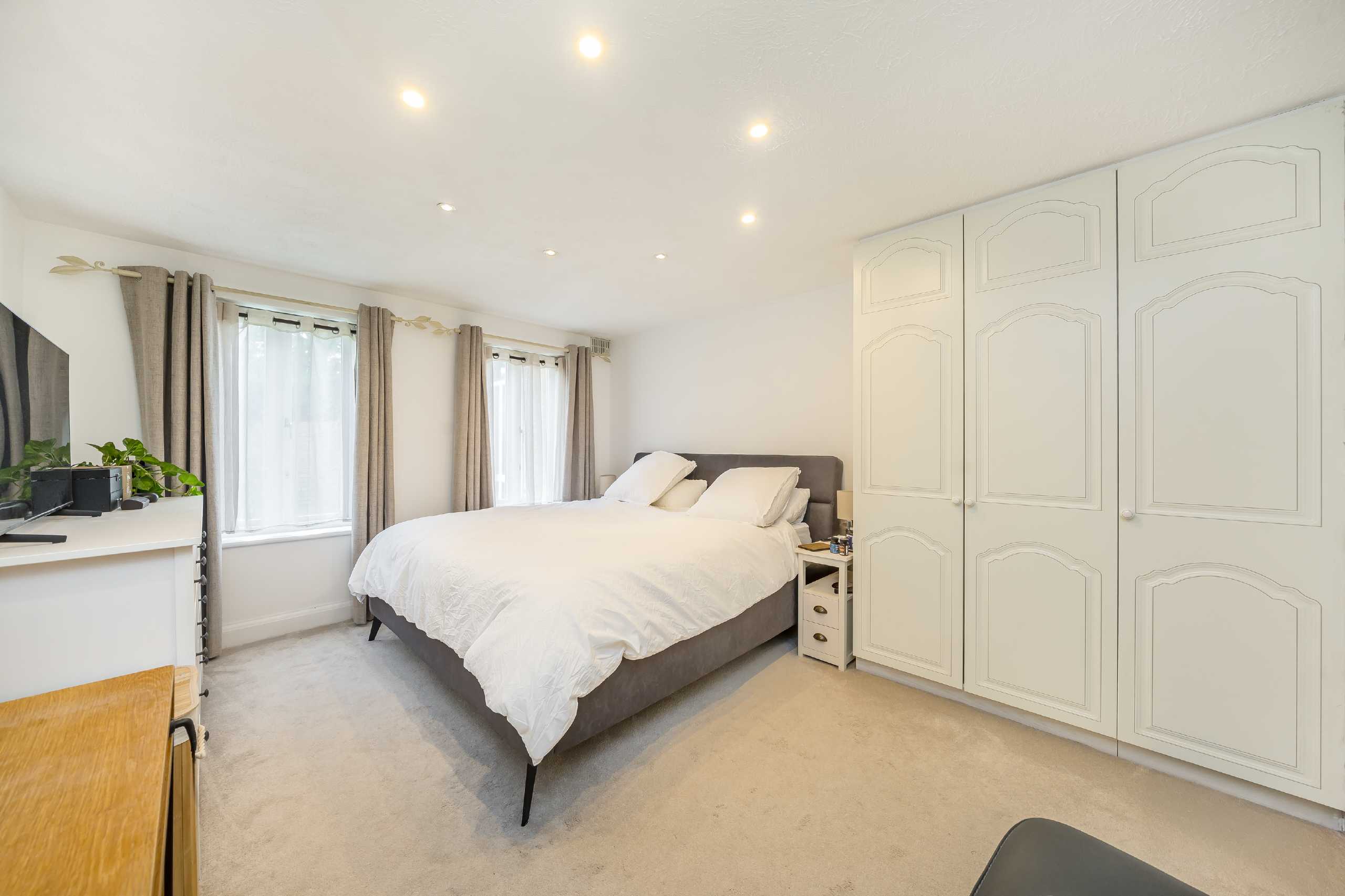 Flat Ridgway in Greater London