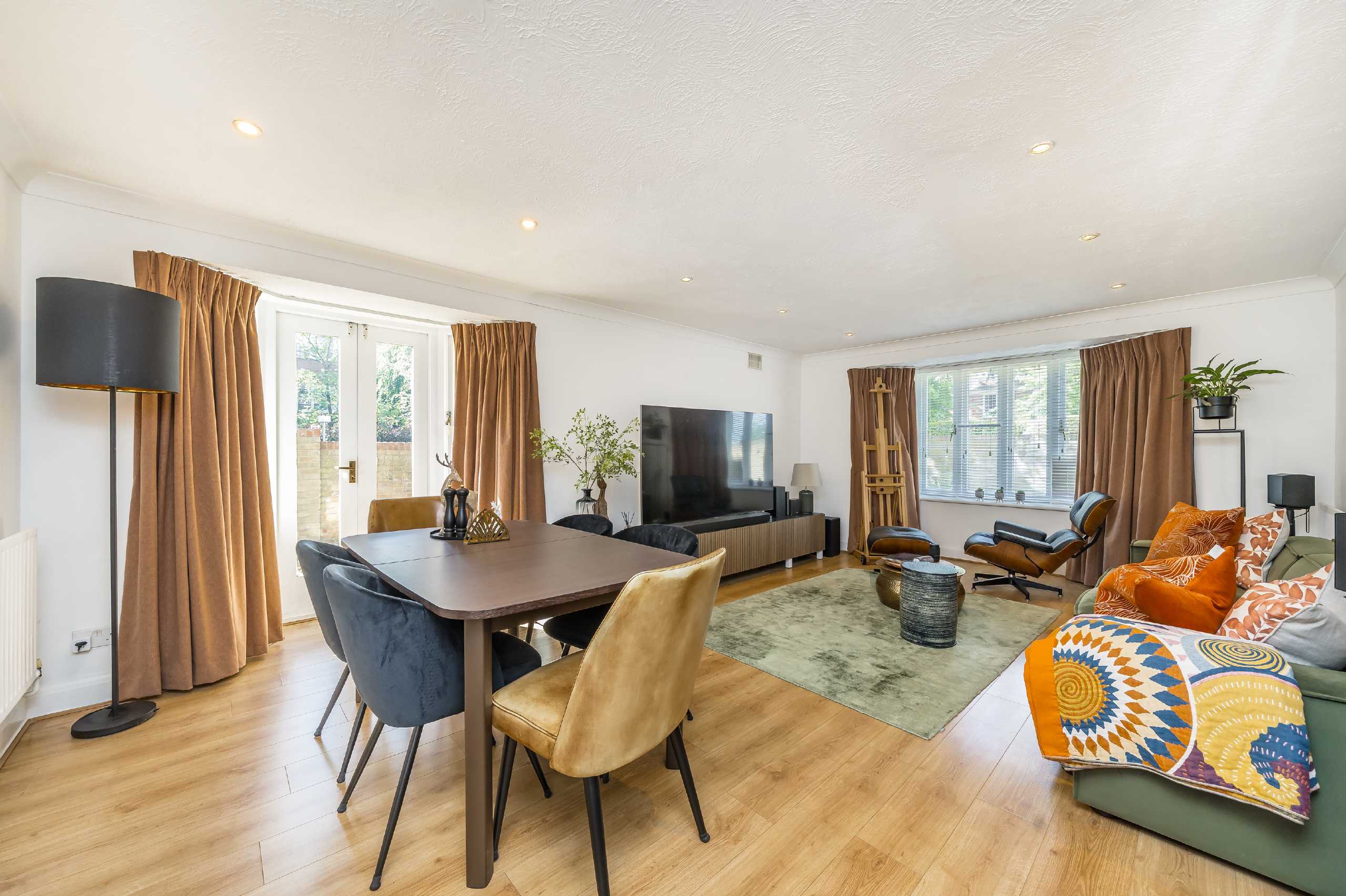 Flat Ridgway in Greater London