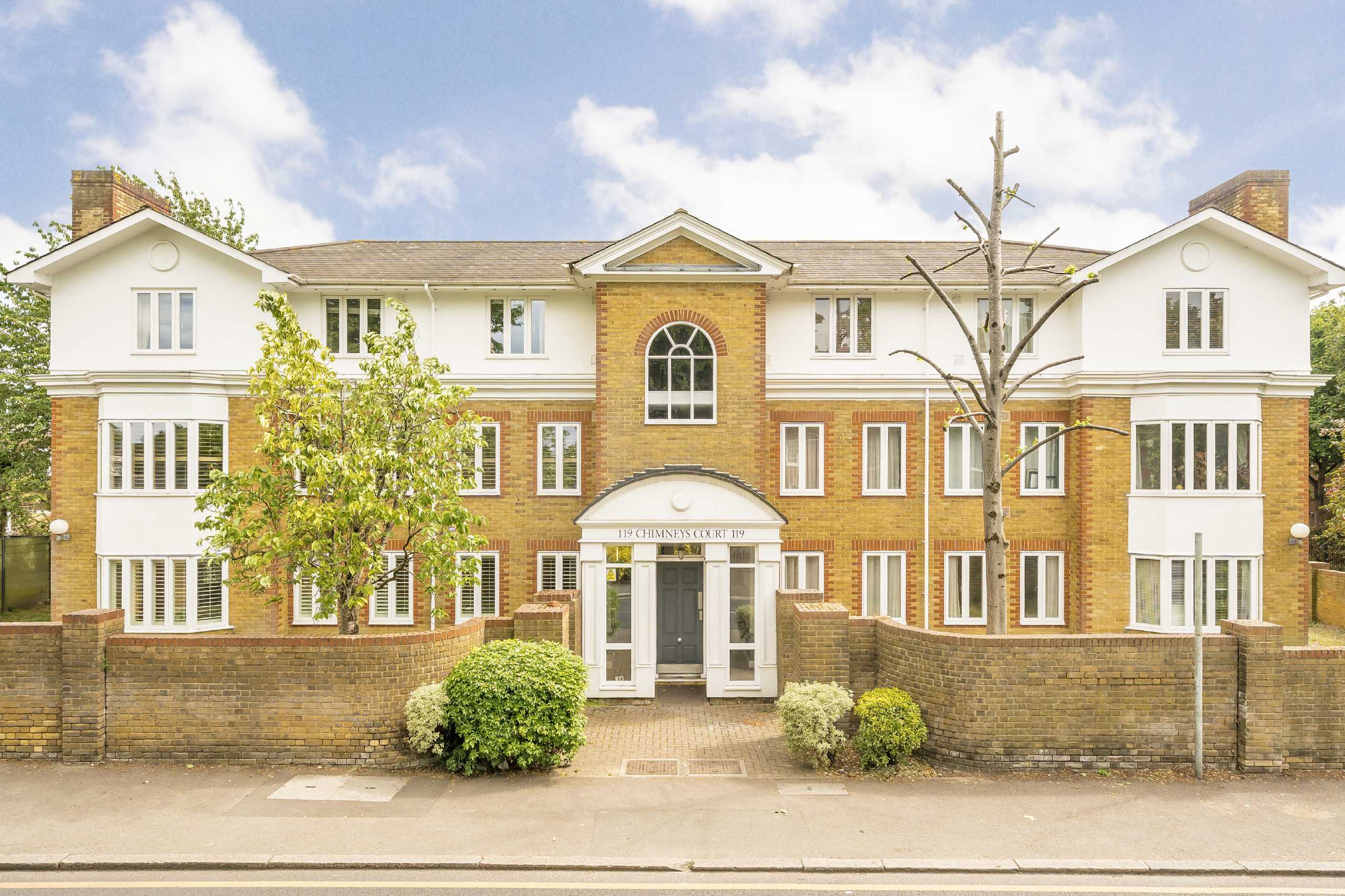 Flat Ridgway in Greater London