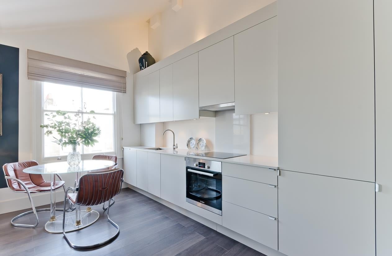 Flat Westbourne Park Road in Greater London