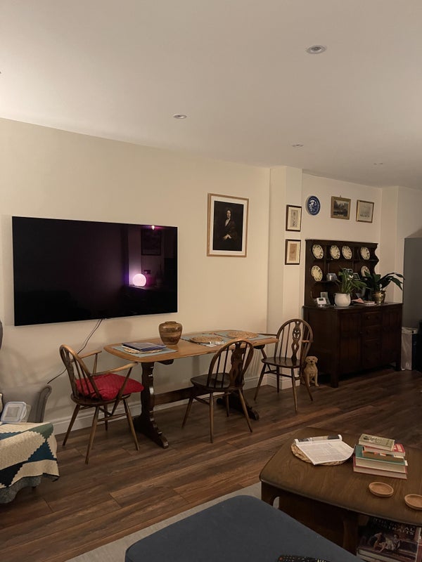 Room Woodside Road in Greater London