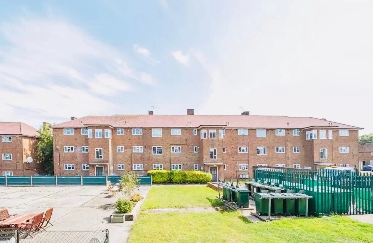 Flat Ainsdale Road in Three Rivers