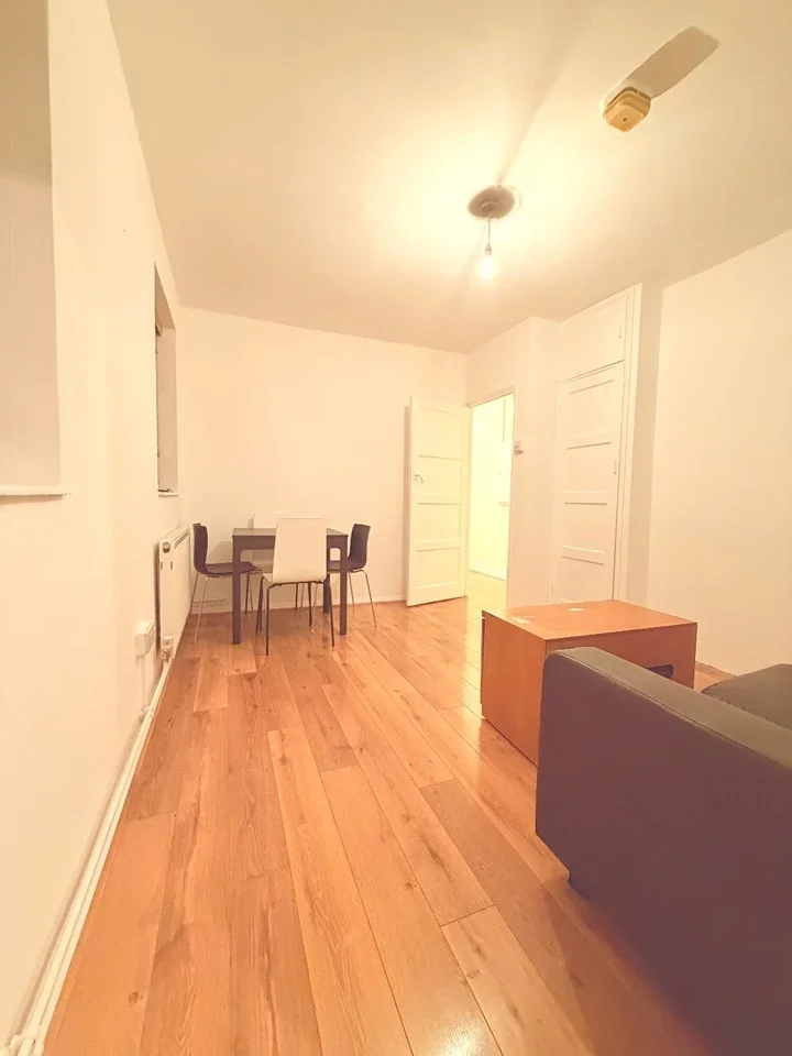 Flat Ainsdale Road in Three Rivers