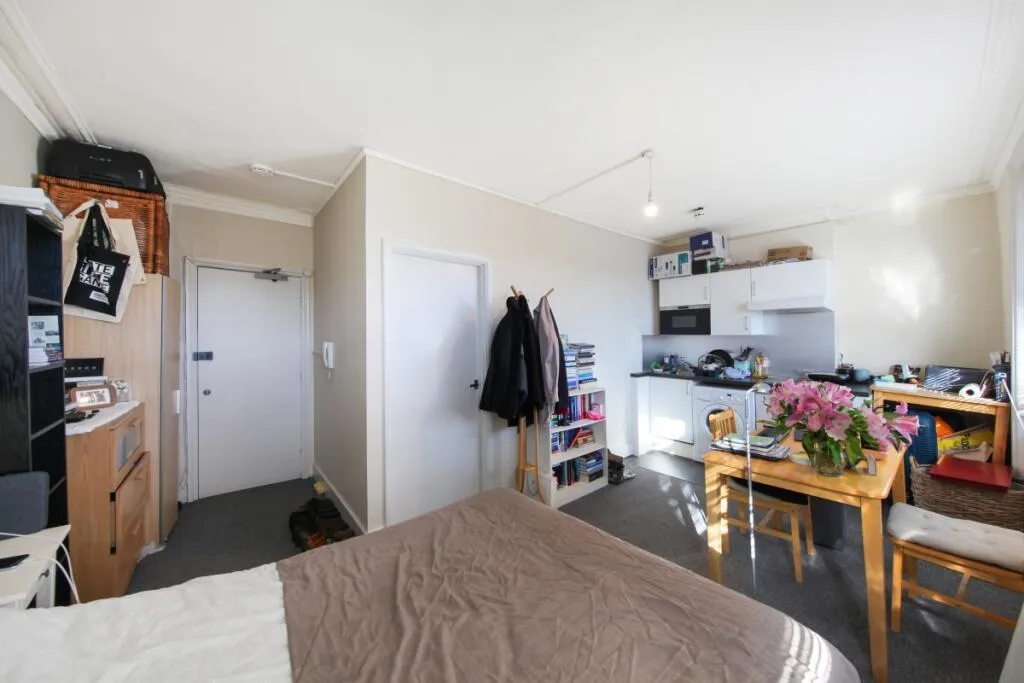 Flat Fortess Road in Greater London