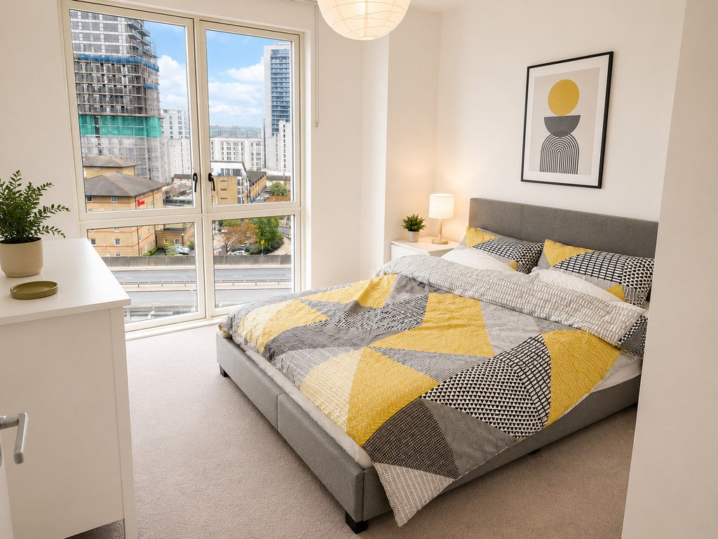 Flat Arniston Way in Greater London