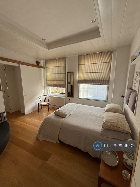 Room Garnham Street in Greater London