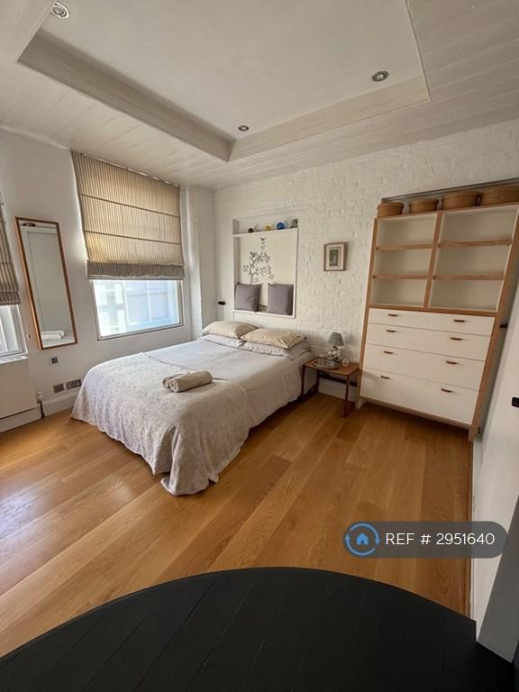 Room Garnham Street in Greater London