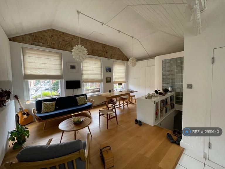 Room Garnham Street in Greater London
