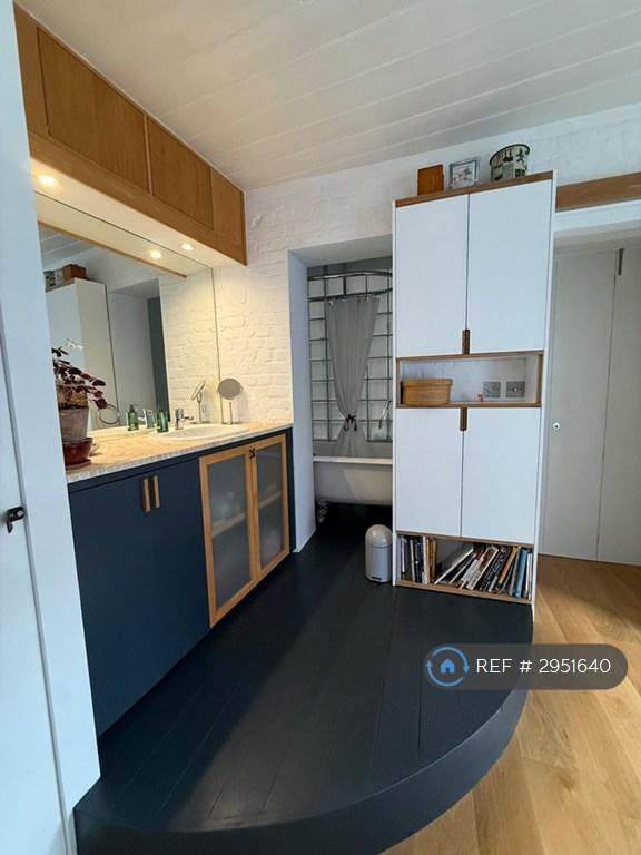 Room Garnham Street in Greater London