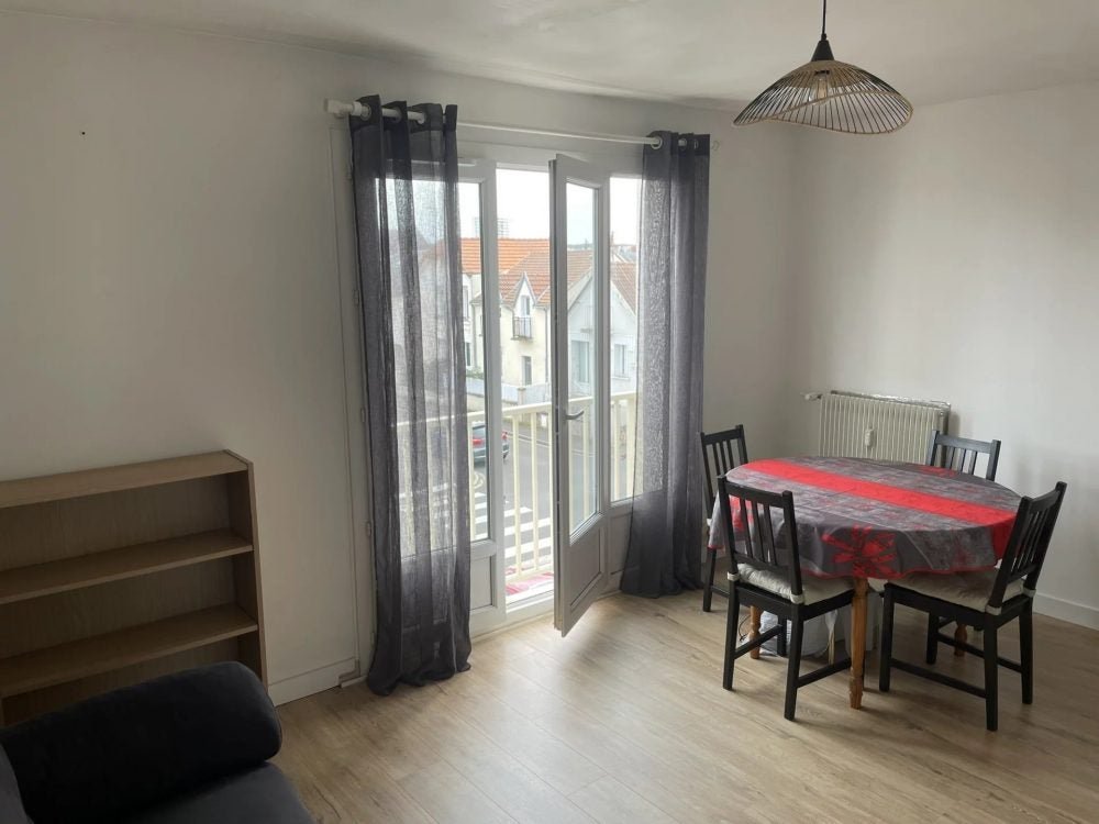 Flat Rue Jean Perrin in Tours