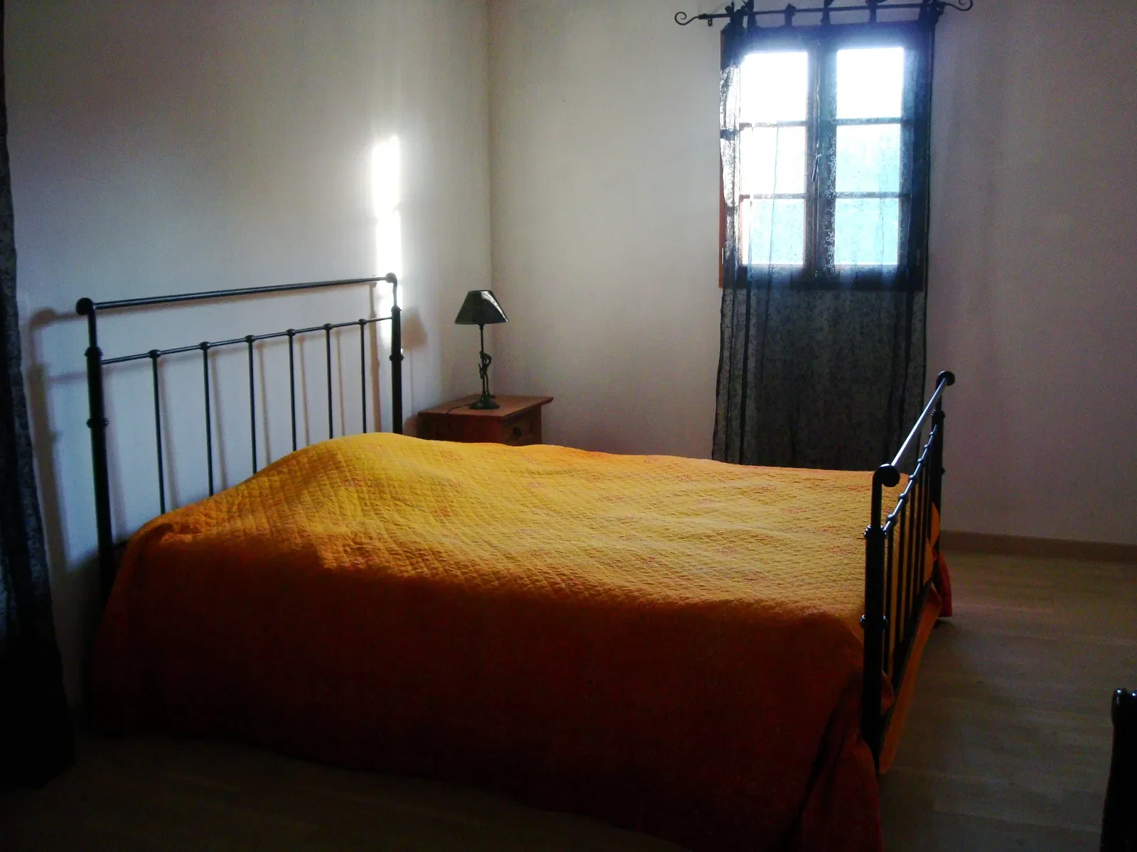 Chambre Chemin des Peyrouses à Le Teil