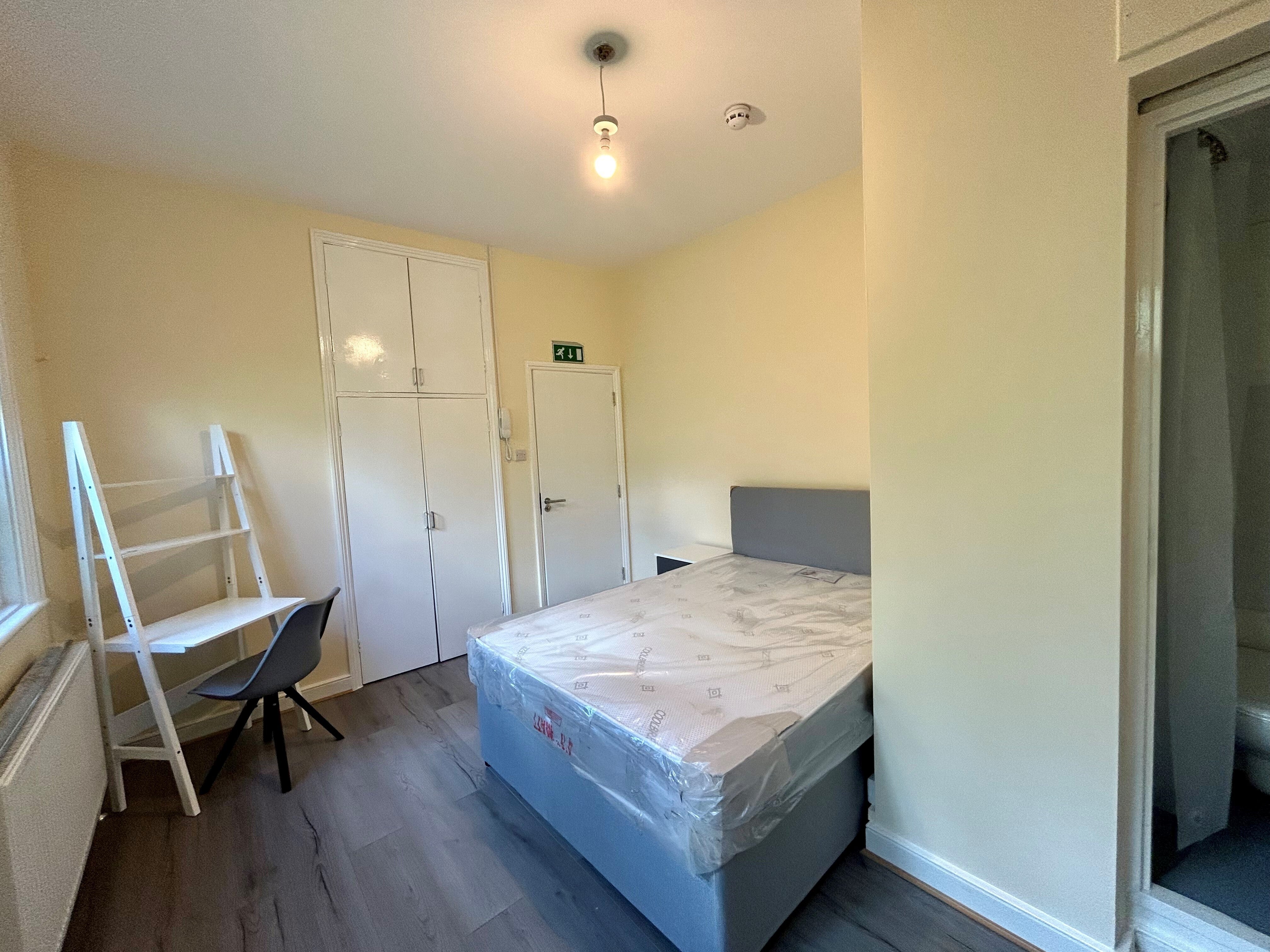 Room Woodberry Grove in Greater London