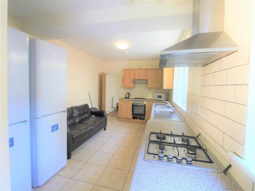 Room Colum Road in Cardiff