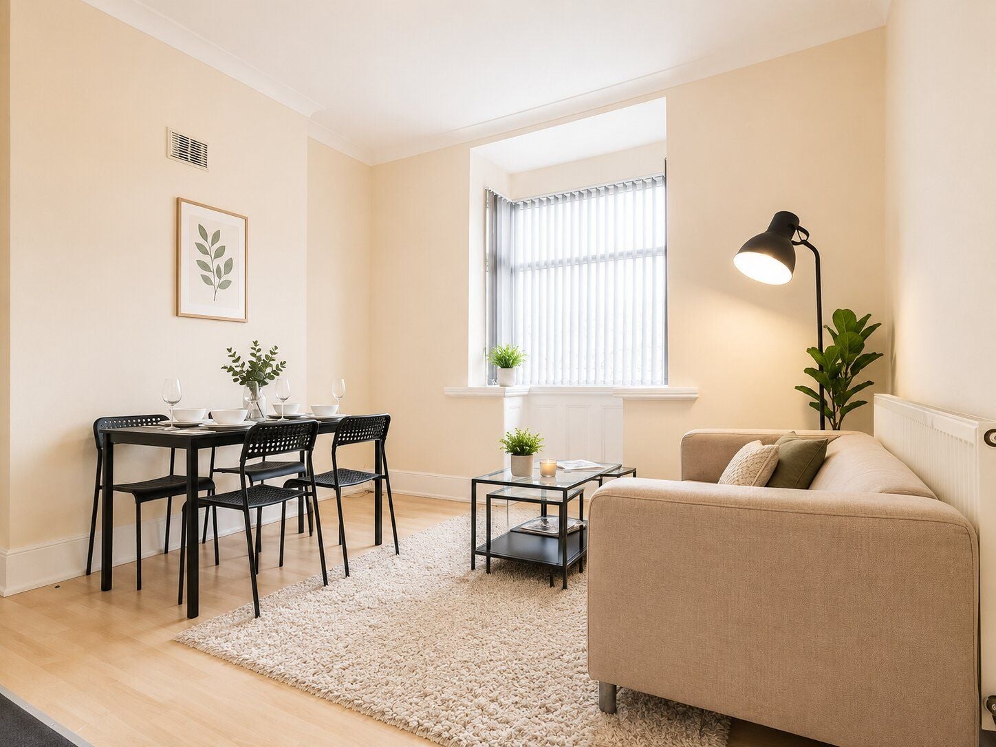 Flat Heathfield Park in Greater London