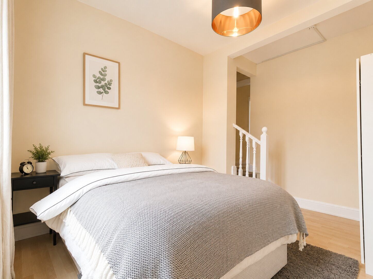 Flat Heathfield Park in Greater London